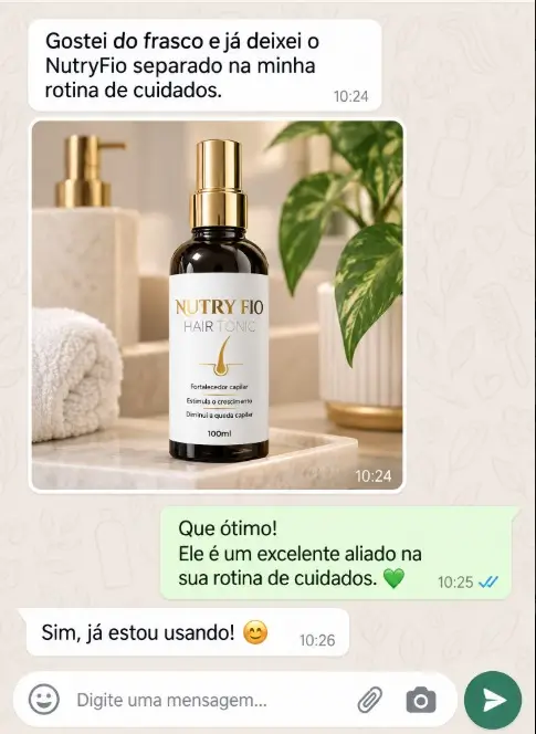 Conversa de cliente: “Gostei do frasco e já deixei o NutryFio separado na minha rotina de cuidados.”, com foto do frasco no banheiro